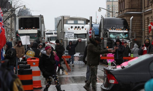 САЩ призоваха Канада да използва федерални правомощия, за да премахне блокадата на общата им граница