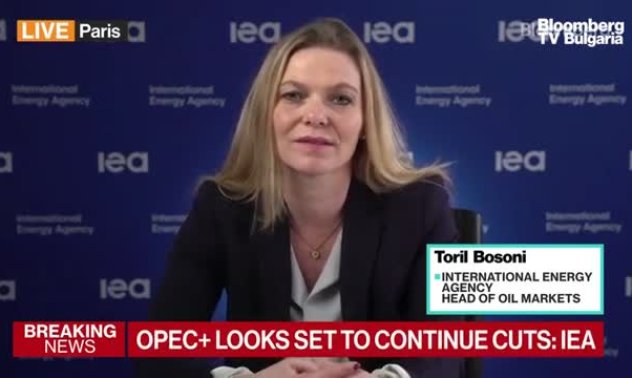 IEA очаква дефицит, ако ОПЕК+ не спре съкращенията