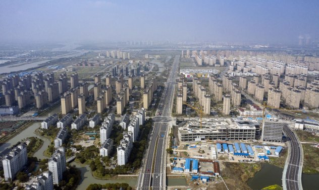 Пазарът в Китай се усмири, след като държавните медии настояха за спокойствие 