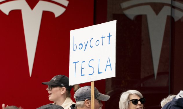 Мъск не може да избегне срива на Tesla от 660 милиарда долара