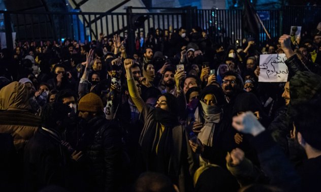 Размириците в Иран се задълбочават, а смъртните случаи вече са 17