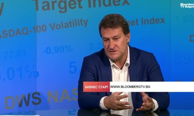 Париж балансира между вътрешна криза и ключова роля във външната политика