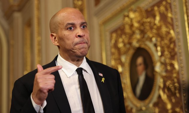 Демократ изнесе 25-часова тирада срещу Мъск и Тръмп в Сената