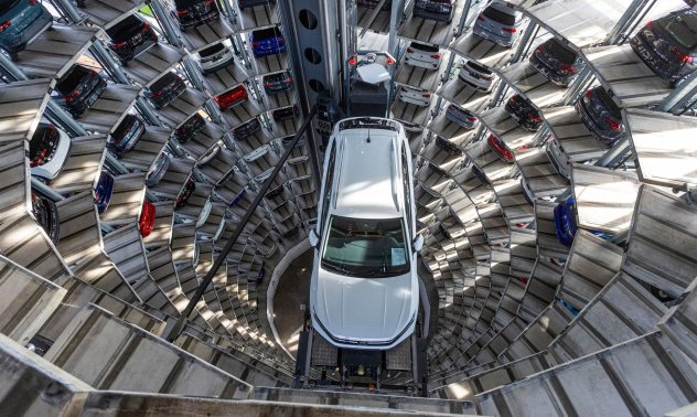 Volkswagen празнува 50-та годишнина от появата на легендарния Golf