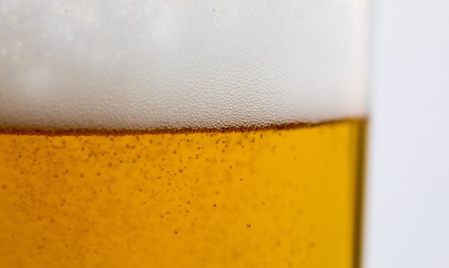 Ryanair иска ограничения на алкохола по летищата заради пияни пасажери