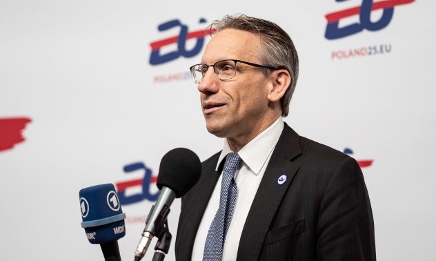 Германският финансов министър: Виждаме шанс за по-силно евро