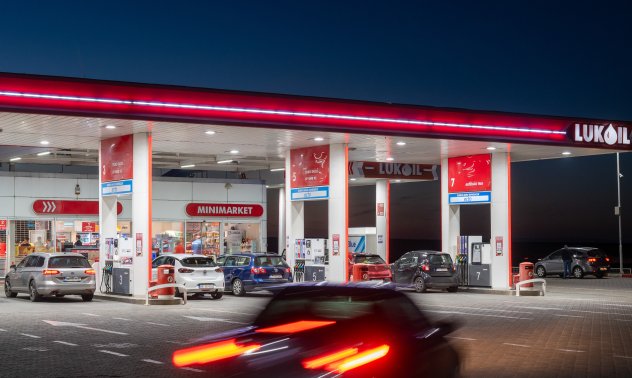 Спиране на "Лукойл" в Европа ще причини вълни на пазара за горива