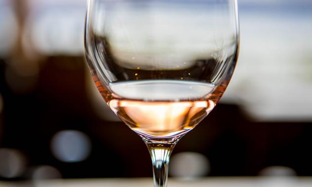 Бюджетната комисия одобри понижението на ДДС за виното и бирата на 9%