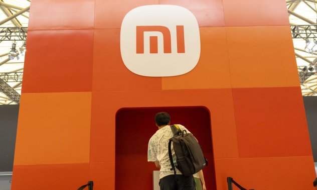 Xiaomi показа първия си електромобил и заяви амбиции да конкурира Porsche и Tesla