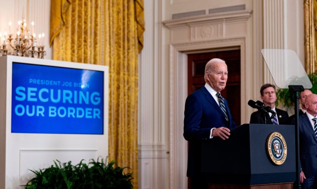 Байдън иска да улесни издаването на документи на над 500 000 нелегални мигранти