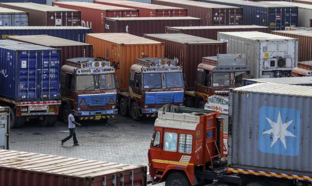 Индия въвежда по-високи мита и по-строги правила за вноса от Китай