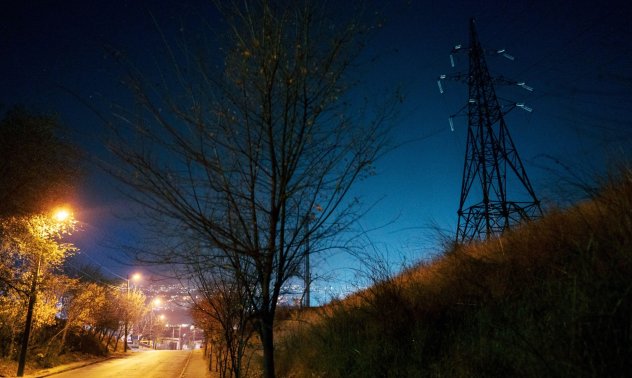 Само "17 души и едно куче" делят съседка на Украйна от енергиен срив