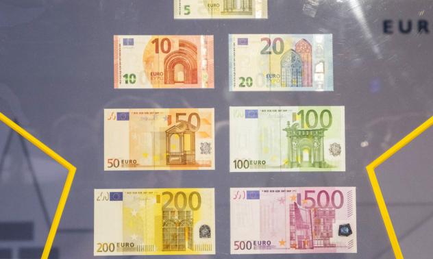 Инвеститорите променят очакванията си за еврото след спасителния фонд на ЕС 