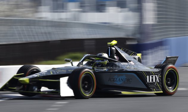 Следващият болид на Люис Хамилтън следва да бъде електрически