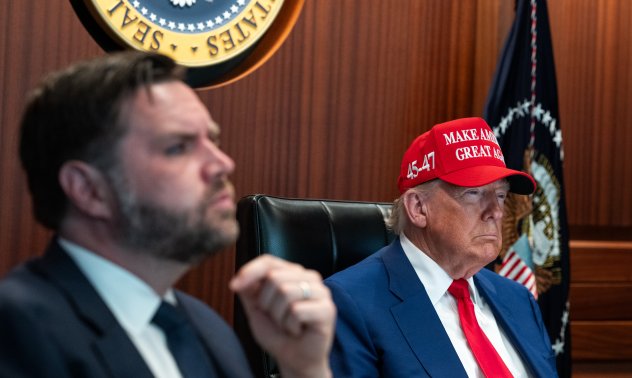 Нечестивото трио от мислители в сърцето на MAGA