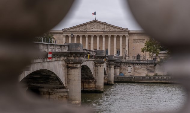 Ако хаосът във Франция се задълбочи, пазарът може да форсира намеса от ЕЦБ