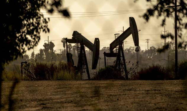 OPEC+ свиква среща в неделя в очакване на сделка за добива