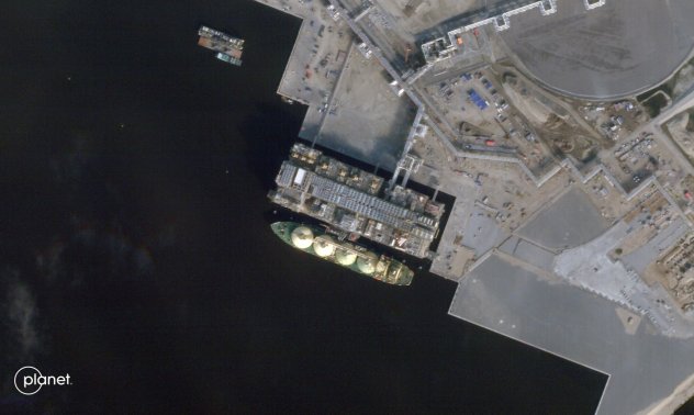 Как тъмният флот транспортира санкциониран газ за Русия