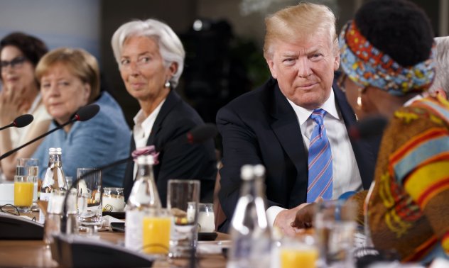 Централните банкери стояха настрана от политиката. Вече не