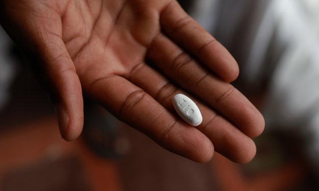 Съкращаване на помощта от САЩ застрашава най-голямата програма за лечение на ХИВ