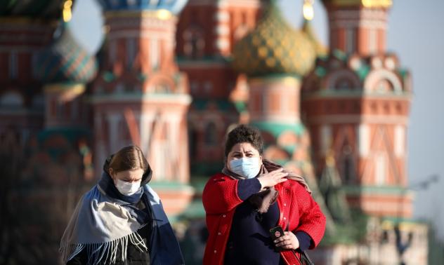 Решението на руснаците да не почиват в чужбина тази година може да подкрепи рублата