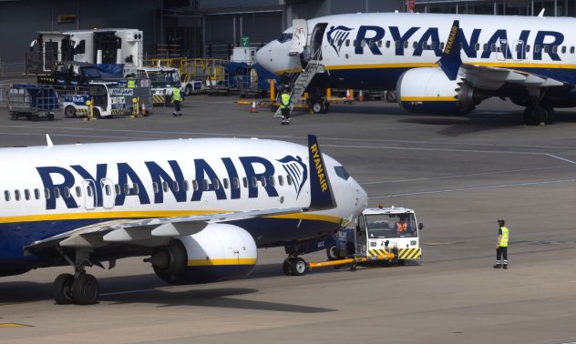 Ryanair е рядкост сред авиокомпаниите, като прави твърде много пари