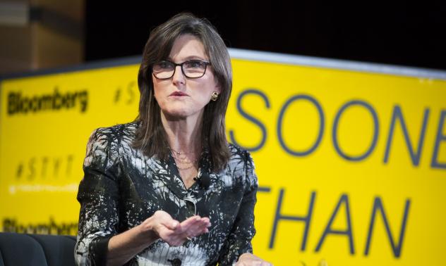 Кати Ууд преминава през труден период, докато големите ѝ залози спадат 