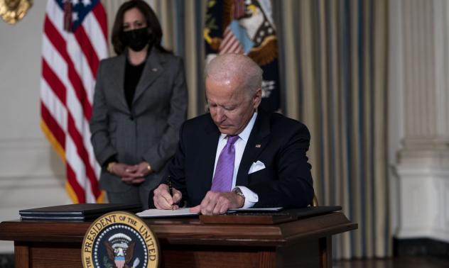 Байдън налага мораториум върху сондажите за петрол и газ