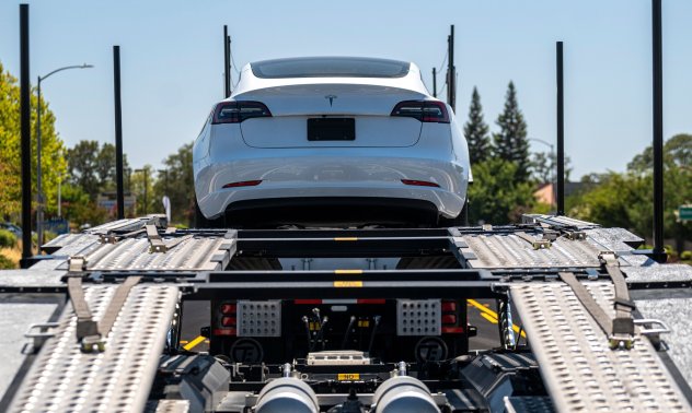 Tesla привиква над 475,000 автомобила в САЩ заради проблеми с багажника