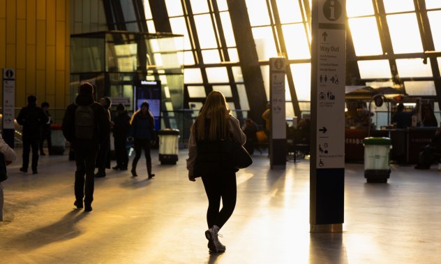 Спад от 80% на консултантските и счетоводните работни места във Великобритания