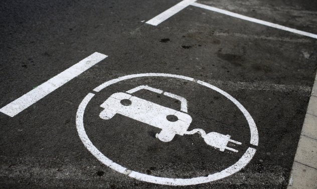 Безжичното зареждане на електромобили е все по-близо до реалността