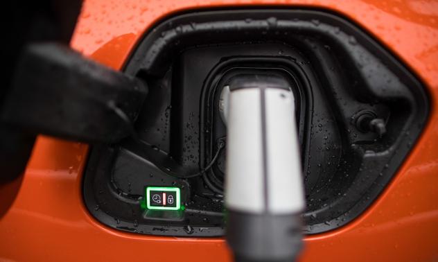 Литиевите батерии продължават да се запалват - проблем ли е това за индустрията?