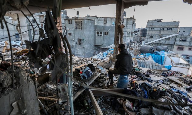 Израел разширява офанзивата в Газа, докато САЩ отблъскват атаките в Червено море