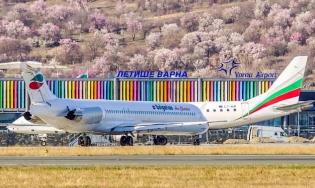 Летищата във Варна и Бургас готвят 7 нови маршрута за лятото