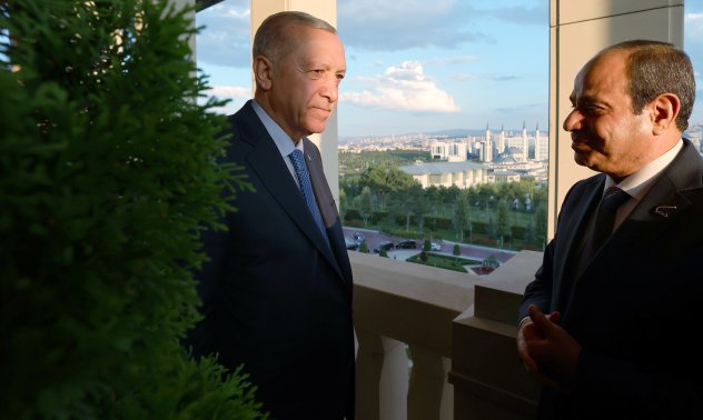 Някогашните врагове Египет и Турция опитват да разрешат новата криза в Либия