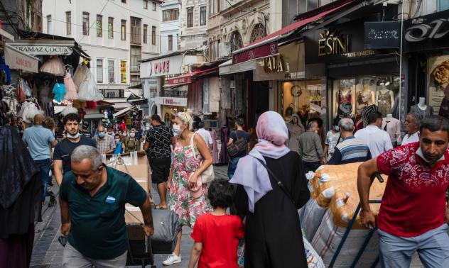 Турската лира отслабва за трети пореден ден спрямо долара
