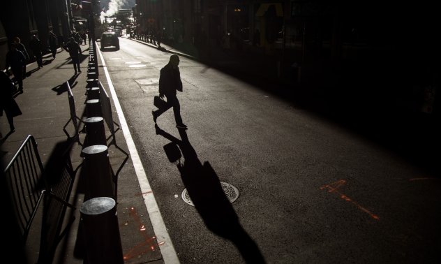 Предпазливите настроения доведоха до спад на пазарите