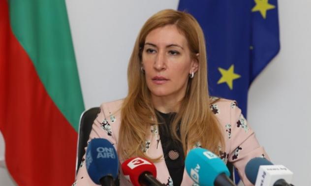 Ангелкова: Сезонът за балнеотуризма може да се удължи до октомври 