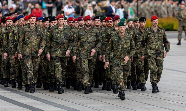 На чия страна са САЩ? Съмненията обтягат отношенията в съюзите