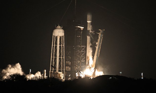 Две частни мисии засилват икономическата надпревара за Луната