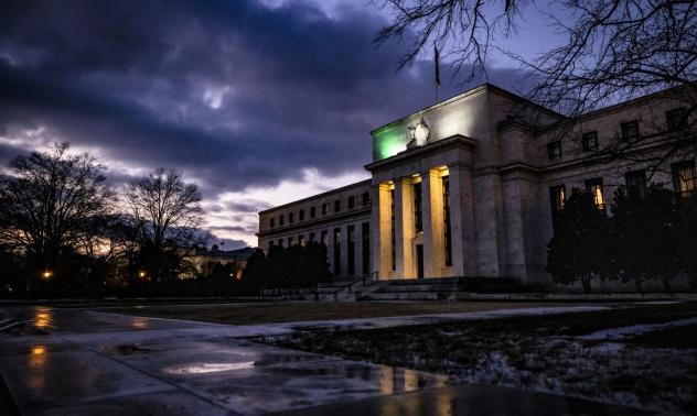 Американската икономика се съживява, но все още се намира в голяма дупка