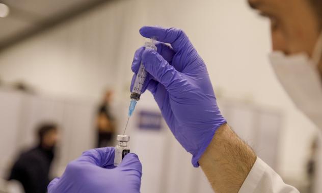 Израел разследва случаи на сърдечни проблеми след ваксинации с дози на Pfizer