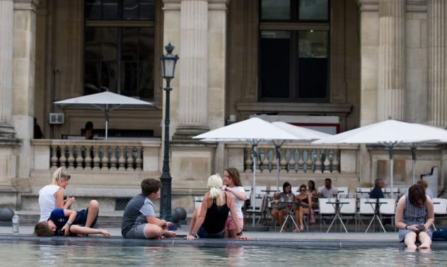 Франция очаква втора вълна на вируса през ноември 