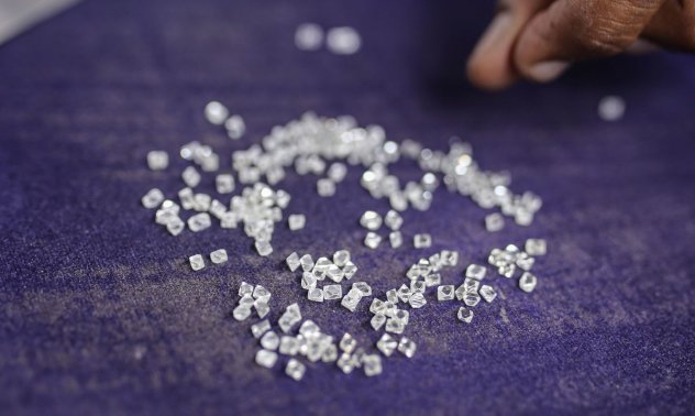 Тайните продажби на скъпоценни камъни от Русия разделят света на диамантите