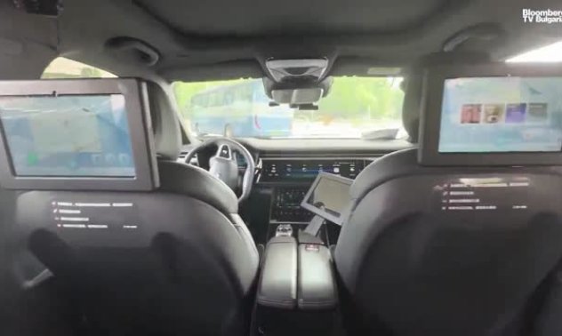 Започна надпреварата на роботакситата