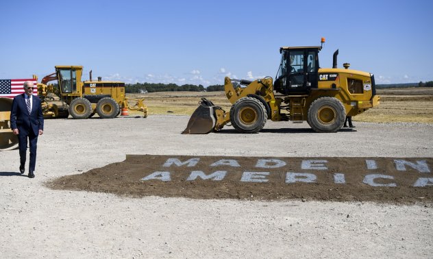 Залогът на Intel може да раздели пазара на чипове на три