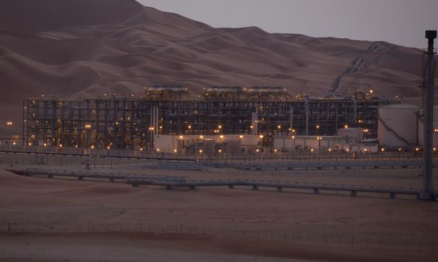 Саудитска Арабия свива доставките на петрол до САЩ, за да балансира пазара 