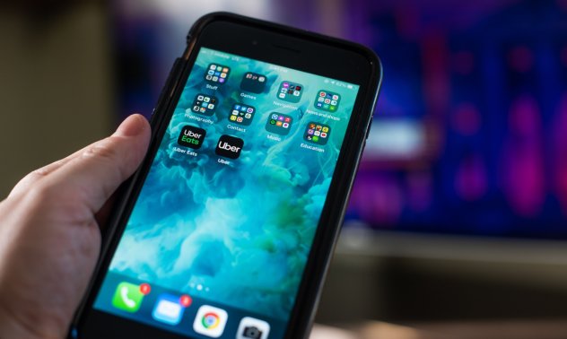 Служители на Twitter са завели колективен иск заради неплатени бонуси 