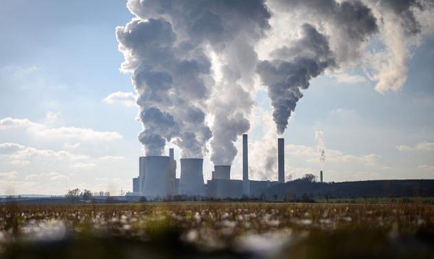 ЕС прие закон за намаляването на въглеродните емисии с 50% до 2030 г.