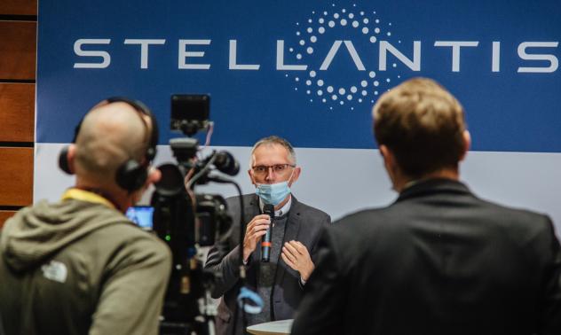 Съперничество между френски производители на автомобили ще изиграе лоша шега на Макрон